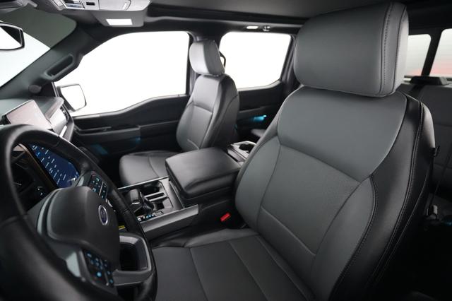 2023 Ford F-150 Lightning — photo 3 of 17