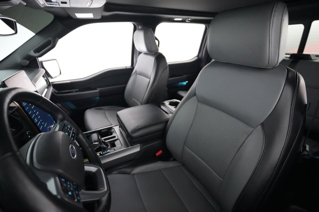 2023 Ford F-150 Lightning — photo 3 of 17