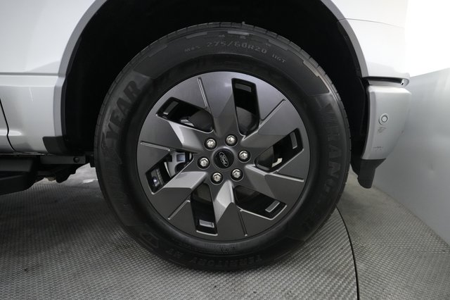 2023 Ford F-150 Lightning — photo 10 of 17
