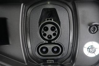 2023 Ford F-150 Lightning — photo 8 of 17