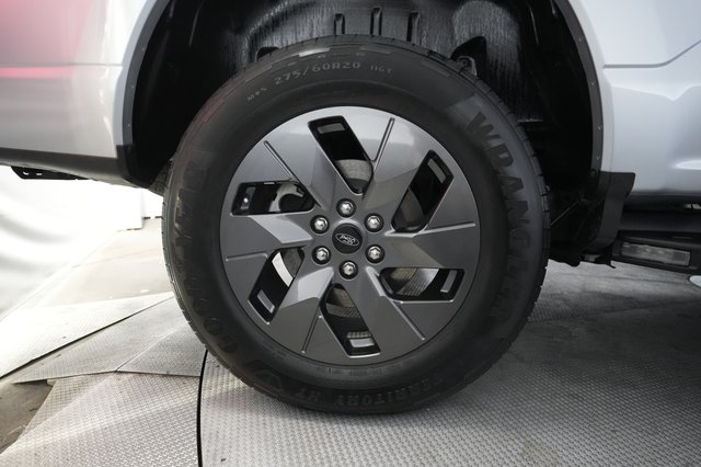 2023 Ford F-150 Lightning — photo 11 of 17