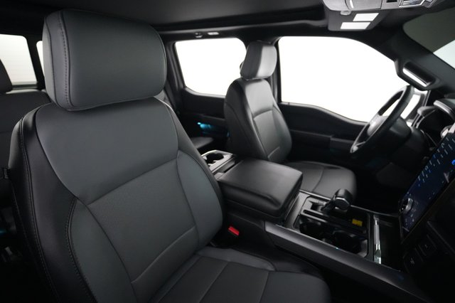 2023 Ford F-150 Lightning — photo 12 of 17