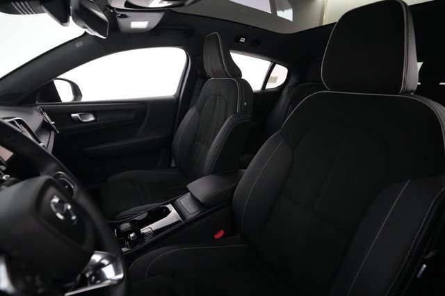2023 Volvo C40 Recharge — photo 3 of 30