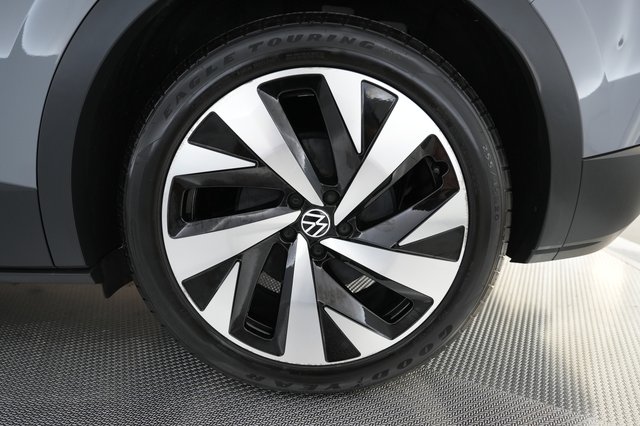 2021 Volkswagen ID.4 — photo 9 of 20