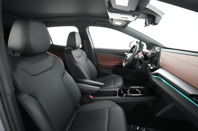 2021 Volkswagen ID.4 — photo 14 of 20
