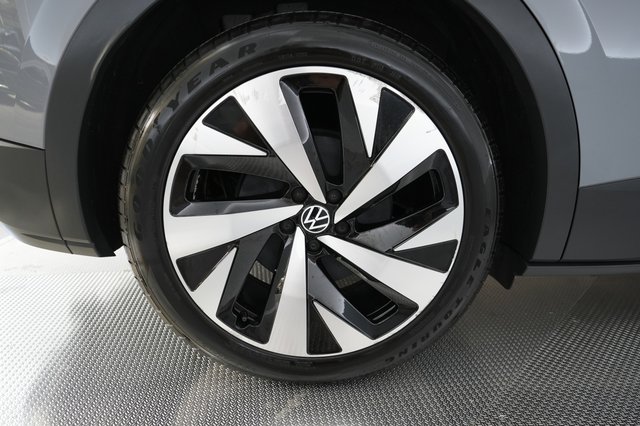 2021 Volkswagen ID.4 — photo 11 of 20
