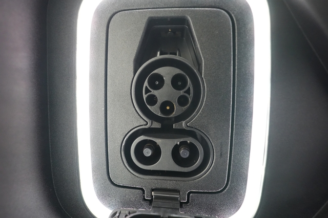 2023 Rivian R1S