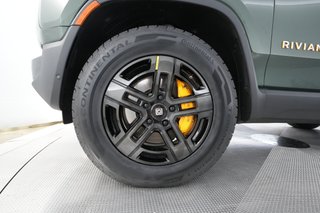 2023 Rivian R1S — photo 7 of 29