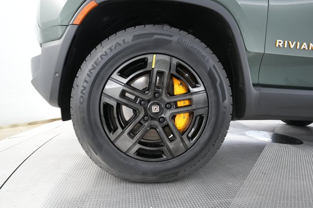 2023 Rivian R1S — photo 7 of 29