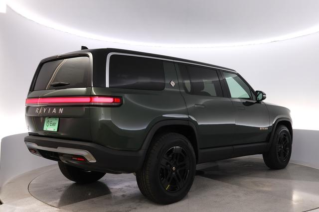 2023 Rivian R1S — photo 2 of 29
