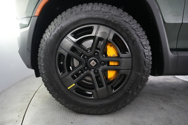 2023 Rivian R1S