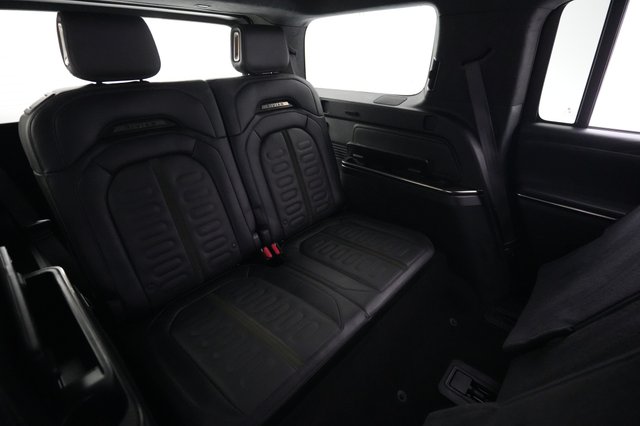 2023 Rivian R1S — photo 21 of 29