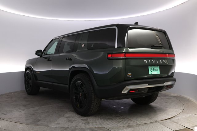 2023 Rivian R1S — photo 13 of 29