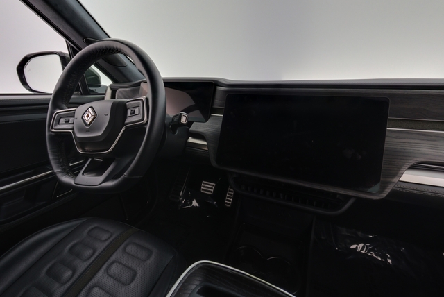 2023 Rivian R1S