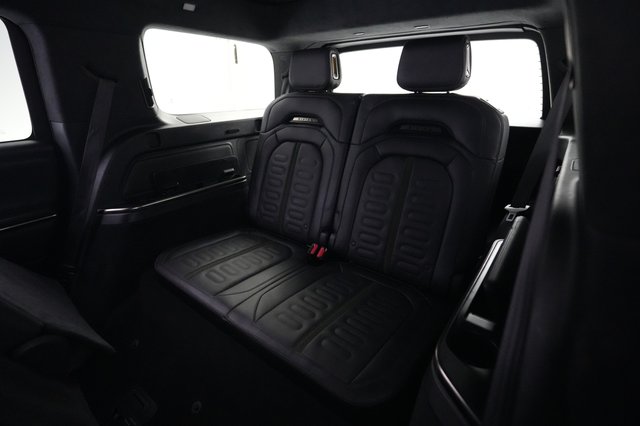 2023 Rivian R1S — photo 20 of 29