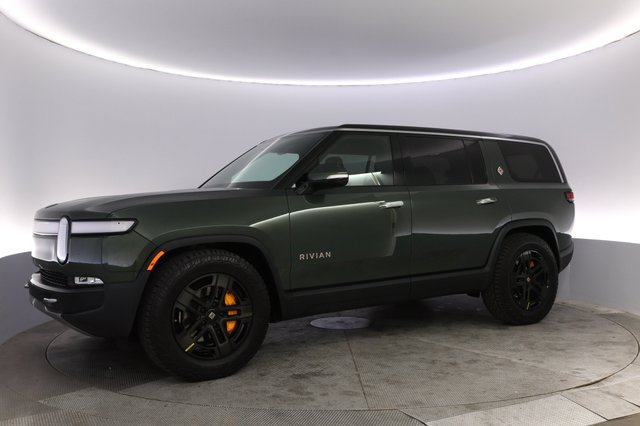 2023 Rivian R1S — photo 14 of 29