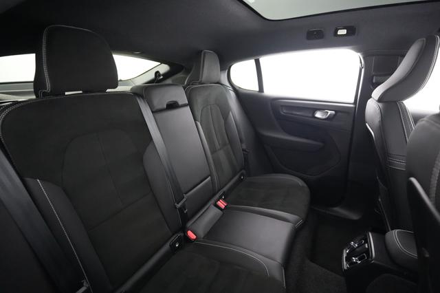 2023 Volvo C40 Recharge — photo 4 of 28
