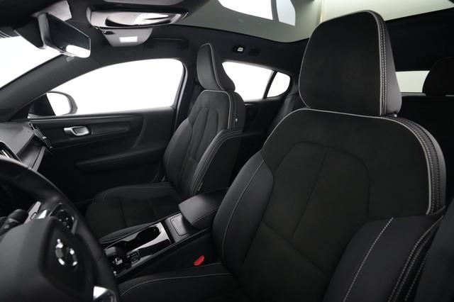 2023 Volvo C40 Recharge — photo 3 of 28