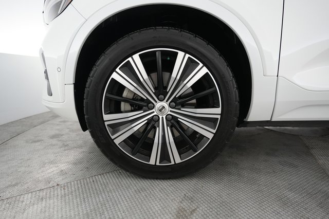 2023 Volvo C40 Recharge — photo 16 of 28