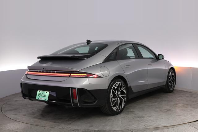 2023 Hyundai IONIQ 6 — photo 2 of 21
