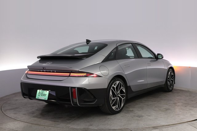 2023 Hyundai IONIQ 6 — photo 2 of 21