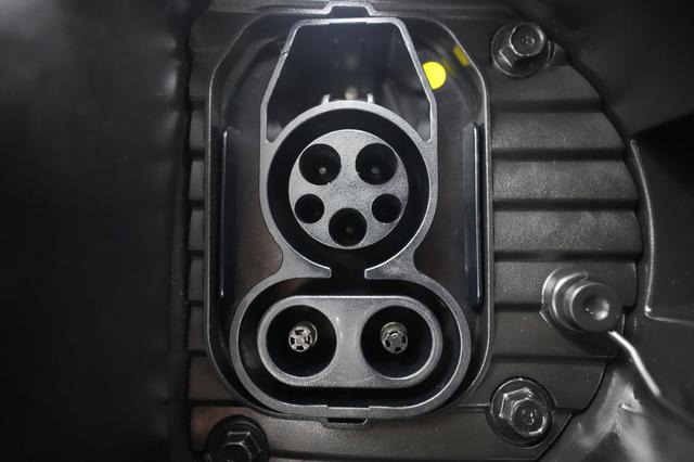 2023 Hyundai IONIQ 6 — photo 8 of 21