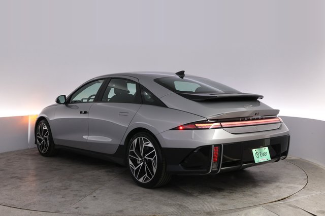 2023 Hyundai IONIQ 6 — photo 13 of 21