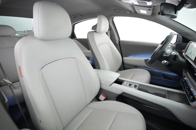 2023 Hyundai IONIQ 6 — photo 18 of 28
