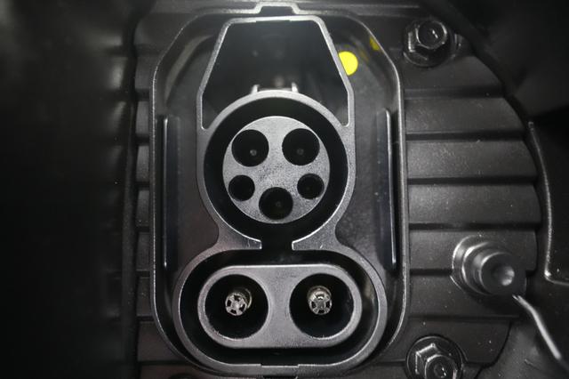 2023 Hyundai IONIQ 6 — photo 8 of 28