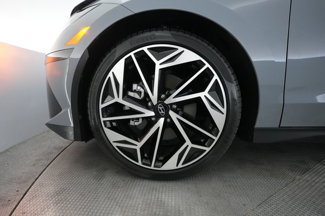 2023 Hyundai IONIQ 6 — photo 15 of 28