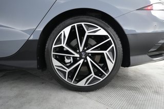 2023 Hyundai IONIQ 6 — photo 7 of 28