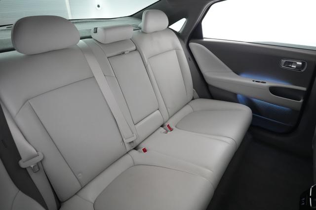 2023 Hyundai IONIQ 6 — photo 4 of 28