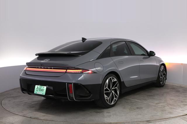2023 Hyundai IONIQ 6 — photo 2 of 28
