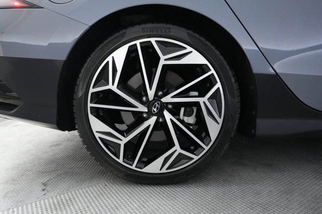 2023 Hyundai IONIQ 6 — photo 17 of 28
