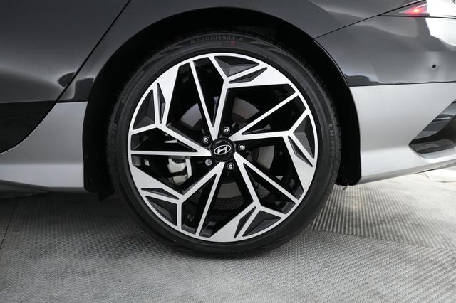 2024 Hyundai IONIQ 6 — photo 7 of 23