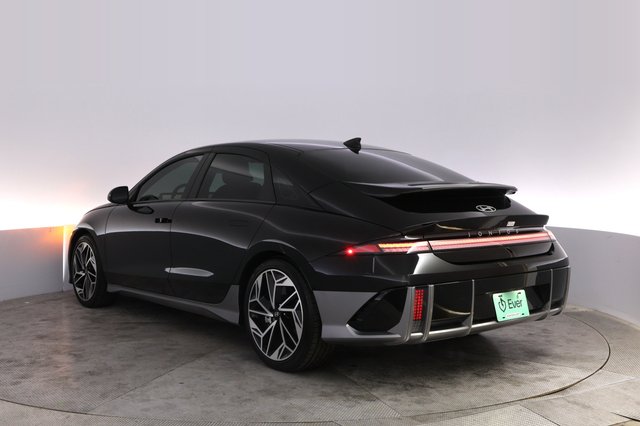 2024 Hyundai IONIQ 6 — photo 13 of 23