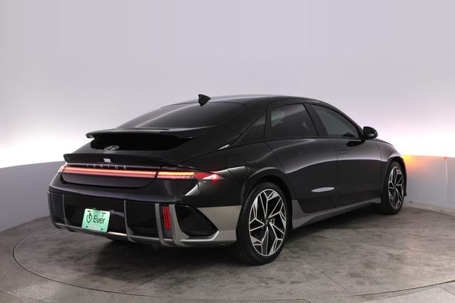 2024 Hyundai IONIQ 6 — photo 2 of 23