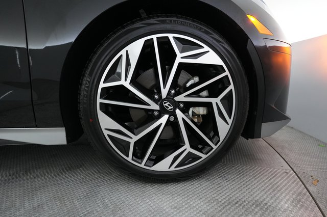 2024 Hyundai IONIQ 6 — photo 16 of 23
