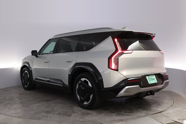 2024 Kia EV9 — photo 13 of 30