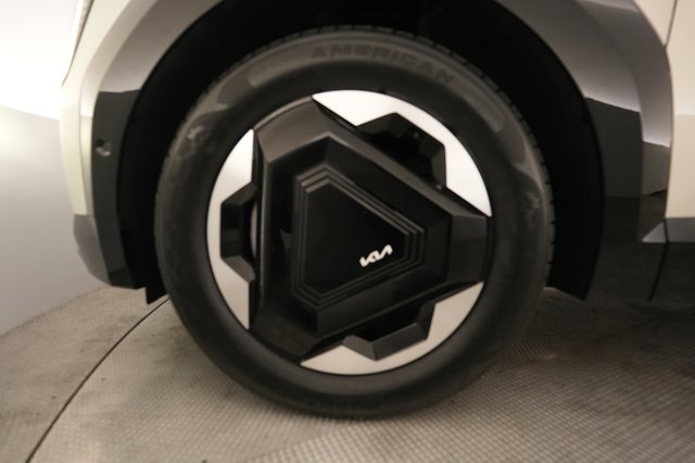 2024 Kia EV9 — photo 15 of 30