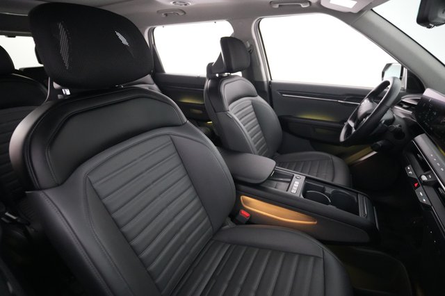 2024 Kia EV9 — photo 18 of 30