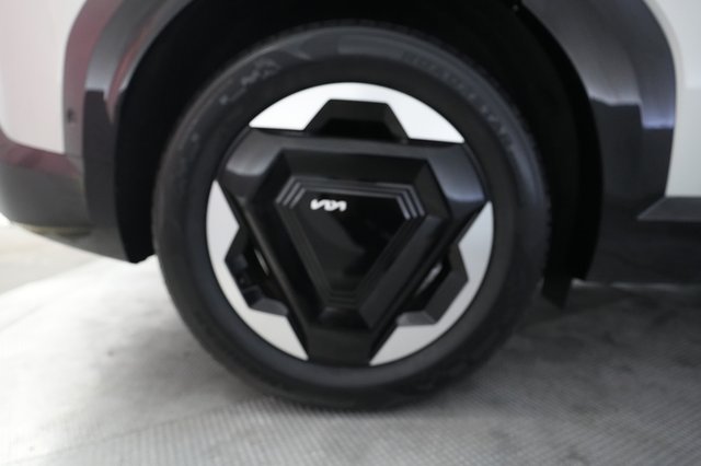 2024 Kia EV9 — photo 17 of 30