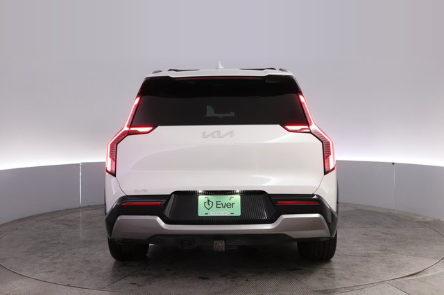 2024 Kia EV9 — photo 12 of 26