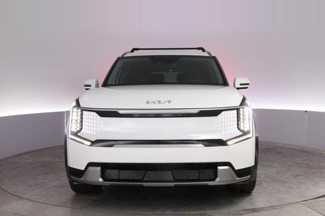2024 Kia EV9 — photo 9 of 26