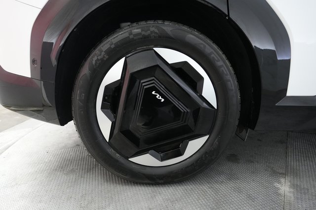 2024 Kia EV9 — photo 17 of 26
