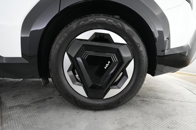 2024 Kia EV9 — photo 7 of 26