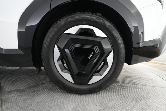 2024 Kia EV9 — photo 7 of 26