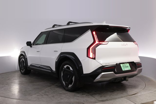2024 Kia EV9 — photo 13 of 26