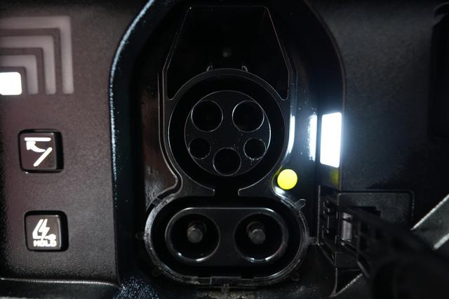 2024 Kia EV9 — photo 8 of 23