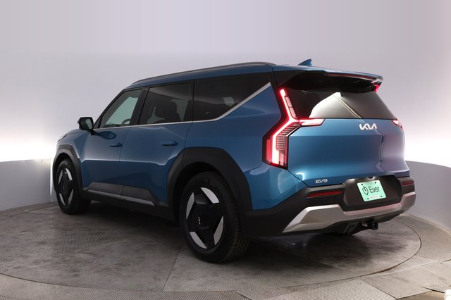 2024 Kia EV9 — photo 13 of 23